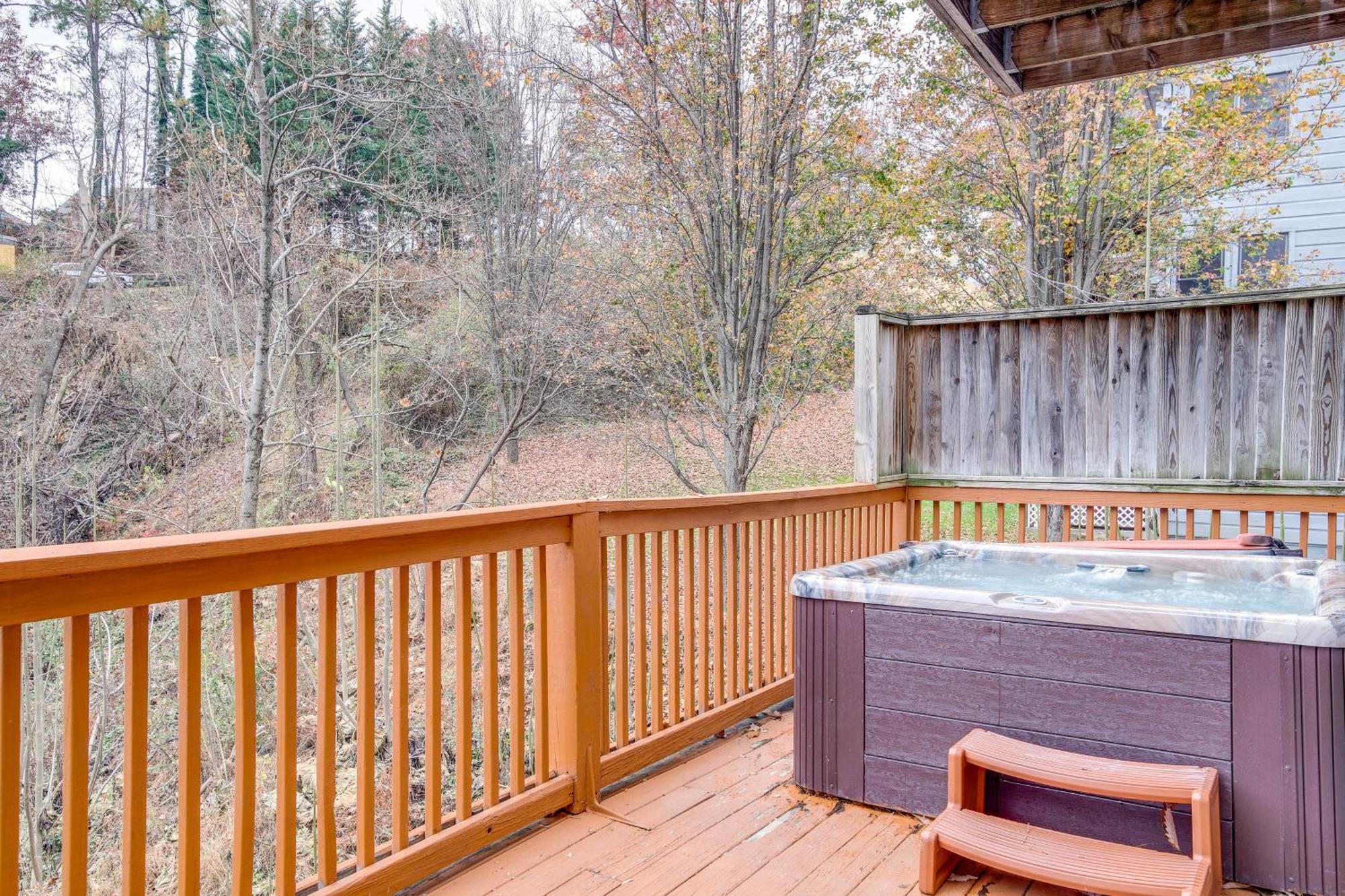 Pet-Friendly Gatlinburg Retreat With Hot Tub! Villa Ngoại thất bức ảnh