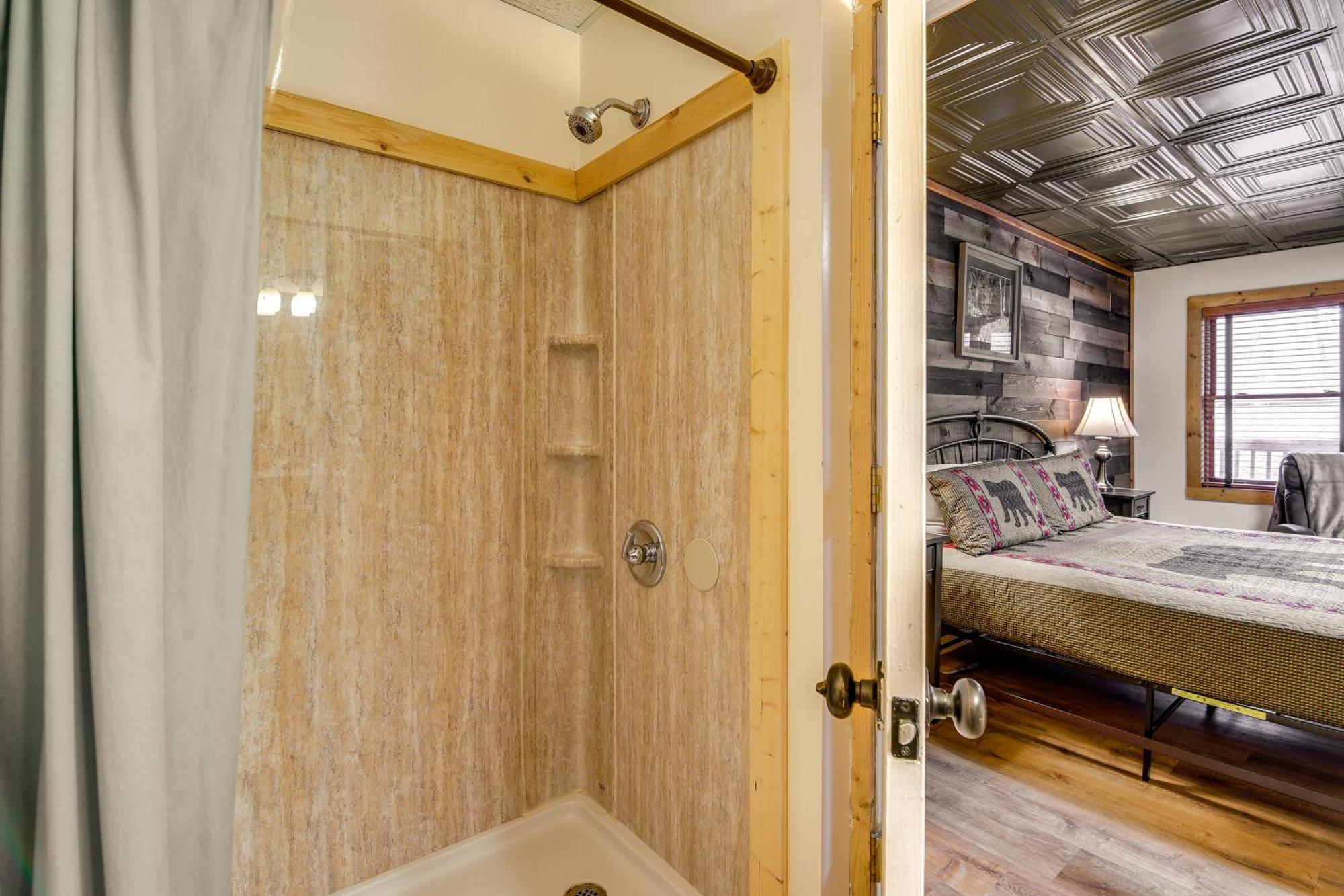 Pet-Friendly Gatlinburg Retreat With Hot Tub! Villa Ngoại thất bức ảnh